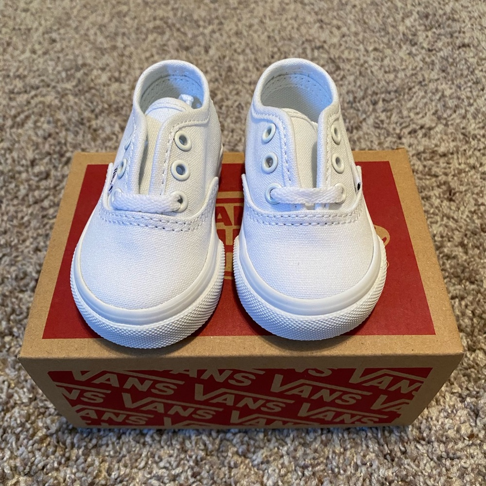 *NEW* Vans Authentic True White, Baby size 2
